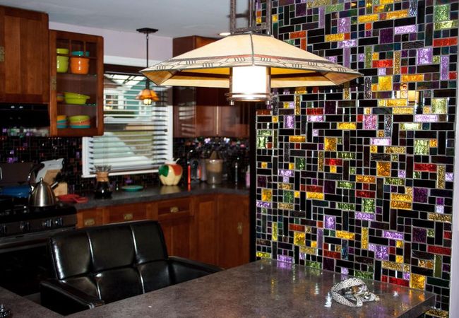 Multi-Colored-Dichroic-Glas-Tile-Kitchen