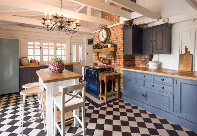rustic-kitchen-black-white-tiles