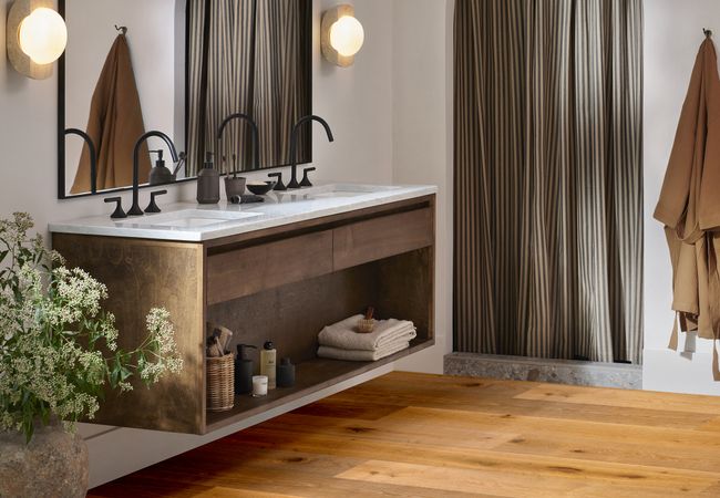 Anderson Tuftex Grand Estate White Oak Bryant House view 2