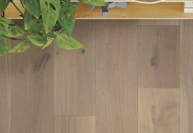 Anderson Tuftex Kensington White Oak Queen's Gate view 3