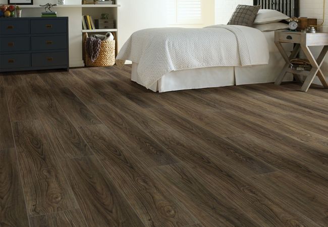 Shaw Titan HD Plus Platinum Vinyl Plank Vintage Leather