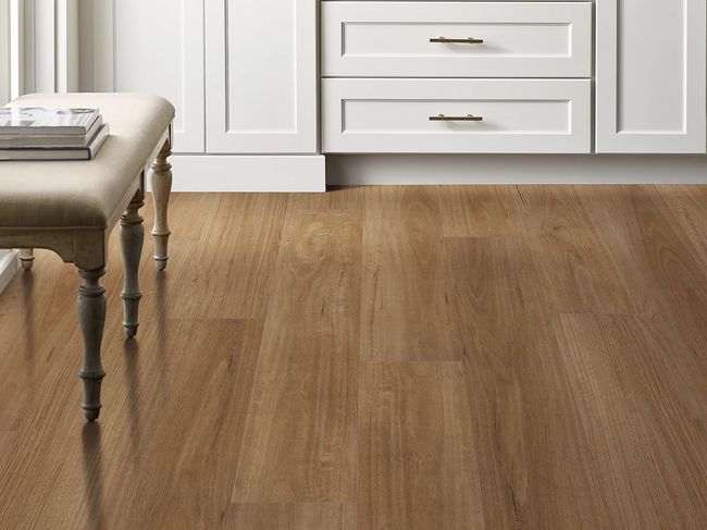 Shaw Aspire Natural Bevel Golden Shores Luxury Vinyl Plank view 2