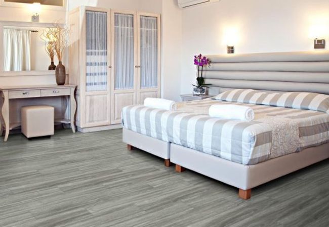 XL Flooring Legacy Silver Fox view 2